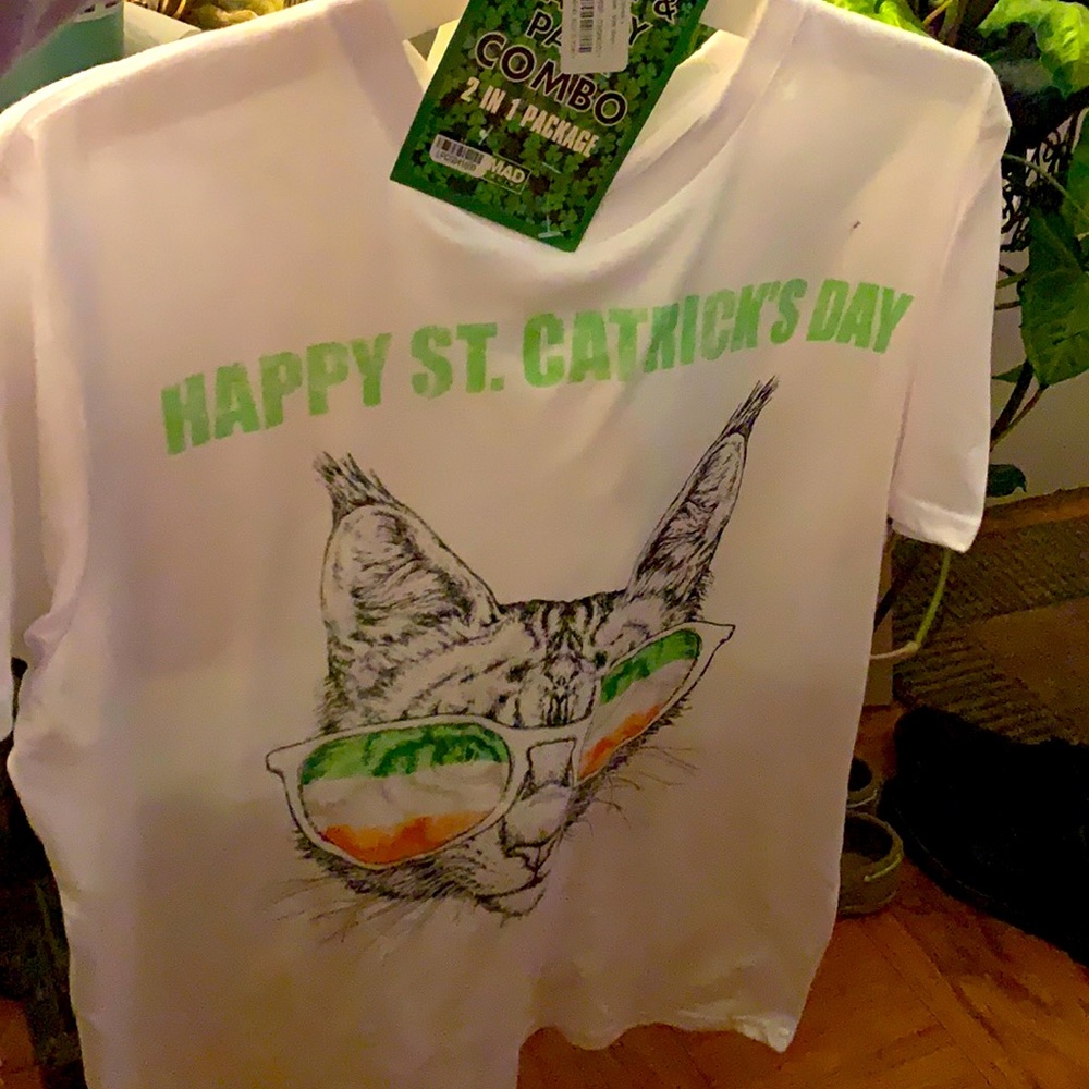 Large T-shirt & treats fanny pack combo for cat lovers